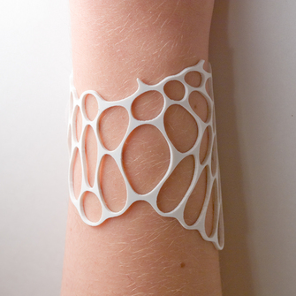 Illustration for article titled Custom Nervous System Jewelry is Carved to Your Algorithmic Designs